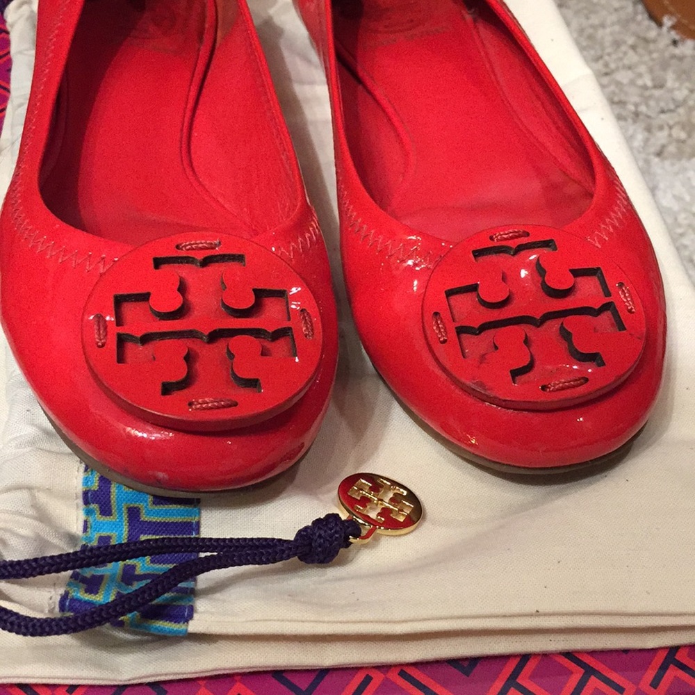 Red Tory patent flats